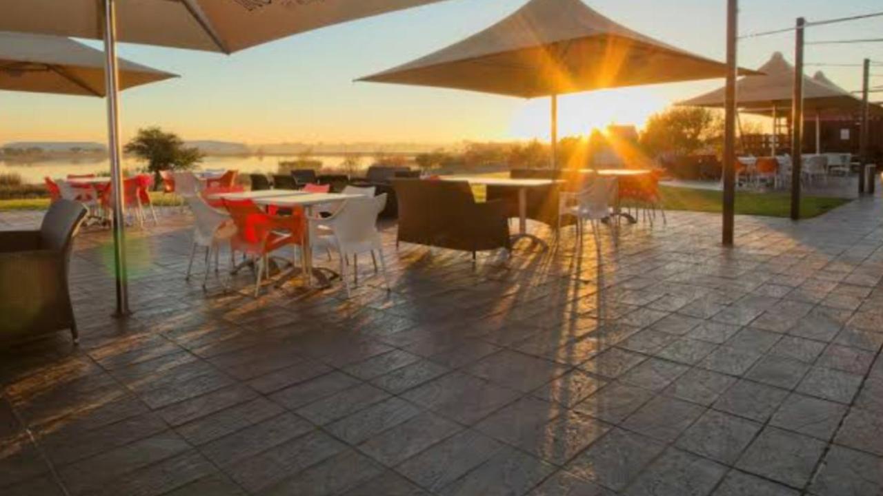 Caza Blanca Apartments Boksburg Buitenkant foto