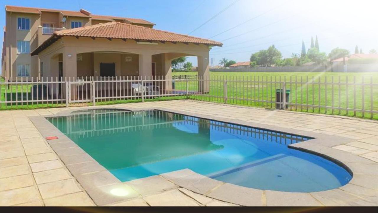 Caza Blanca Apartments Boksburg Buitenkant foto