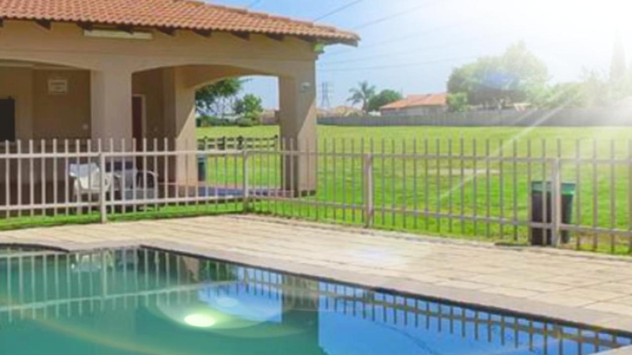Caza Blanca Apartments Boksburg Buitenkant foto